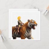 Je kind rijdt op een tijger, stop mijn gezicht op  kaart (Voorkant / Achterkant in situ)