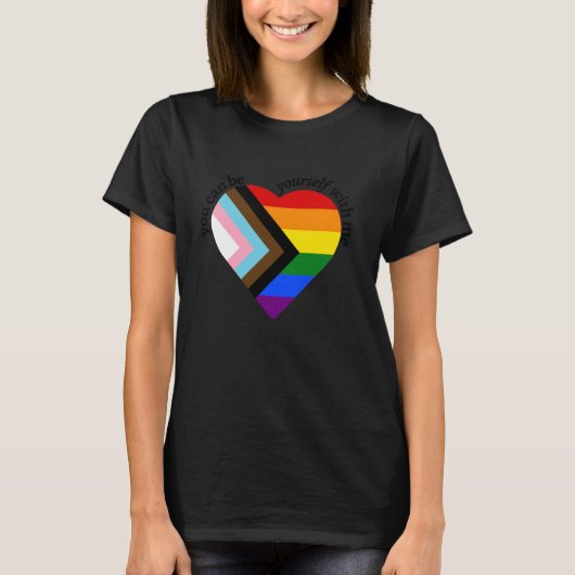 Je kunt jezelf zijn met mij LGBTQ Rainbow Flag Pro T-shirt (Voorkant)