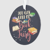 Je kunt me boekenfeiën noemen. ornament (voorkant)