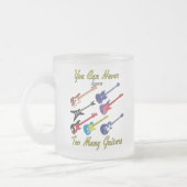 Je kunt nooit te veel gitaren hebben - voorgevelde matglas koffiemok (Links)