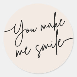 “Je laat me glimlachen” Mooie Aanmoedigingssticker Ronde Sticker