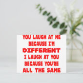 Je lacht naar me omdat ik anders ben waar ik naar briefkaart (Staand voorkant)