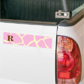 Je Letter Custom Monogram. Roze Giraffe afdrukken. Bumpersticker (Op Truck)