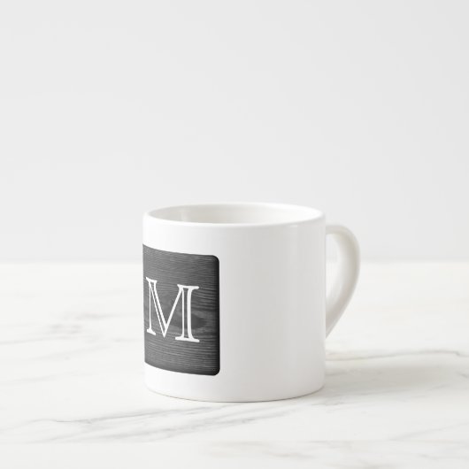 Je Letter Monogram. Afbeelding van Black Wood. Espresso Kop (Voorkant rechts)
