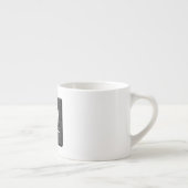 Je Letter Monogram. Afbeelding van Black Wood. Espresso Kop (Rechts)