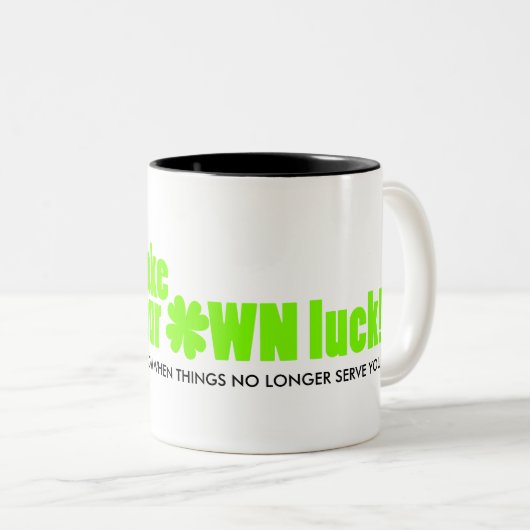 Je maakt je eigen geluk groene shamrock tweekleurige koffiemok (Voorkant rechts)