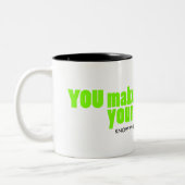 Je maakt je eigen geluk groene shamrock tweekleurige koffiemok (Links)