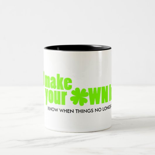 Je maakt je eigen geluk groene shamrock tweekleurige koffiemok (Center)