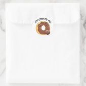 Je maakt me grappig eten donut pun ronde sticker (Tas)