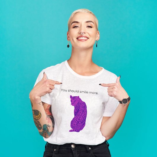 Je moet meer feministische hotroze luipaard glimla t-shirt