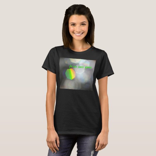 Je Ne Sais Quoi Chic Dazzling T-Shirt (Voorkant volledig)