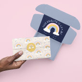 Je regenboog komt met cadeautas tissuepapier