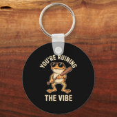 Je Verpest De Sfeer Funny Frog Met Bat Retro Sleutelhanger (Voorkant)