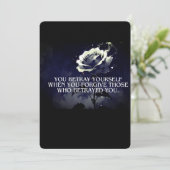 Je verraadt jezelf Uitnodiging & Briefkaart – Dark (Staand voorkant)