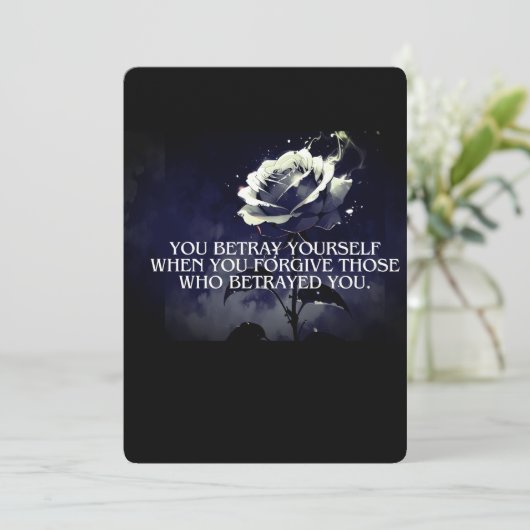 Je verraadt jezelf Uitnodiging & Briefkaart – Dark (Staand voorkant)