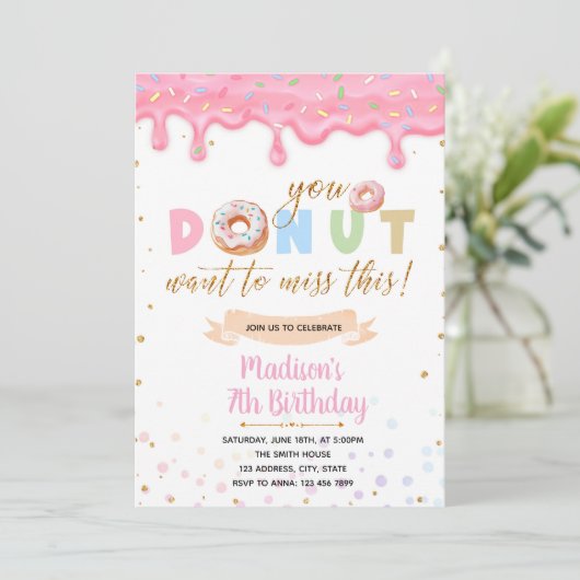 Je wilt deze verjaardagsuitnodiging niet missen kaart (Staand voorkant)