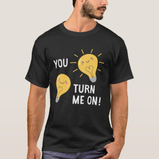 Je zet me aan gloeilamp Valentijn T-shirt