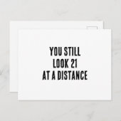 Je ziet er nog steeds 21 op een afstand grappige v briefkaart (Voorkant / Achterkant)