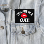 Je zit in een cultus! | Vetgedrukte rode Petten Bu Button (Insitu)