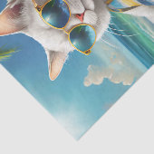 Jeff achteroverleunend in een witte strandstoel tissuepapier (Detail)