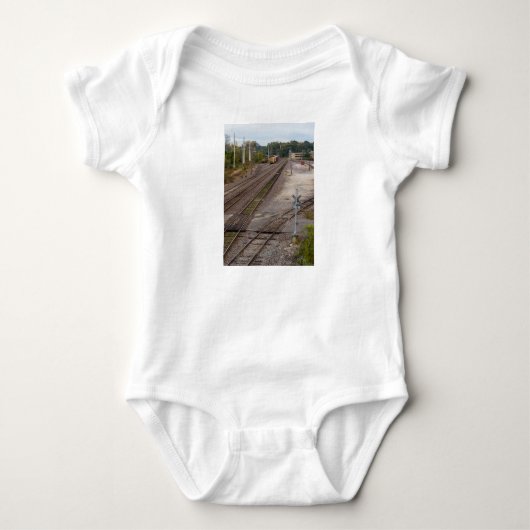 Jeff City Railroad Tracks Romper (Voorkant)
