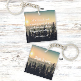 Jeremiah 33:3 Bijbelverse w/ Mountain Pine Trees Sleutelhanger