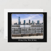Jersey City Skyline One heeft geen grens nodig Briefkaart (Voorkant / Achterkant)