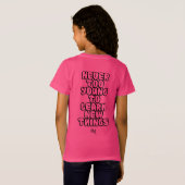 Jersey T-shirt: Nooit te jong (fuchsia) T-shirt (Achterkant volledig)