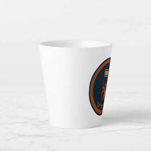 Jerusalem-dag-leeuw met vlag latte mok (Voorkant)