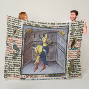 JESTER HOLDING OWL MEDIEVAL MANUSCRIPT FLEECE DEKEN