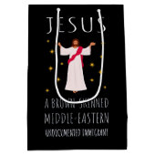 Jesus Brown-skinned ongedocumenteerde immigrant I Medium Cadeauzakje (Achterkant)