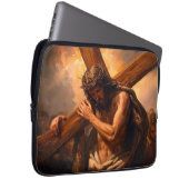 Jesus Carries The Cross Laptop Case (Voorkant Rechts)