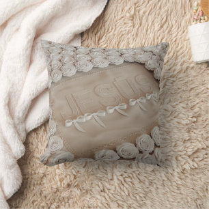 JESÚS geborduurd Sierkussen – 3D Render Beige