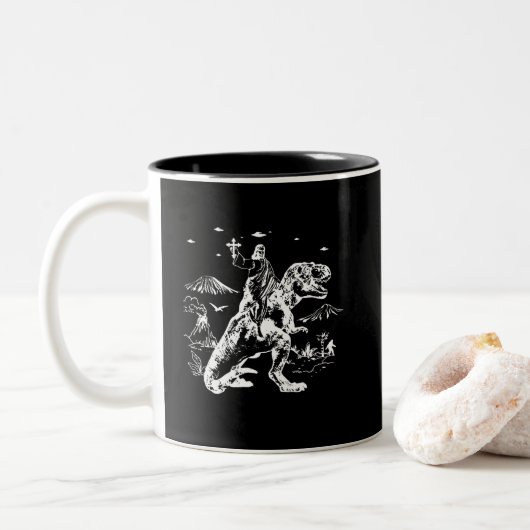 Jesus Riding Dinosaur UFO 90s Graphic Tweekleurige Koffiemok (Met donut)