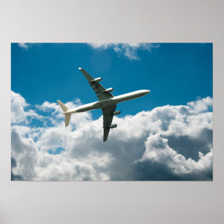 Jet Plane verspreidt zich in wolken Poster