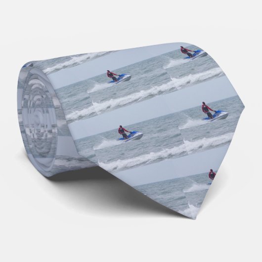 jetskiën op het strand stropdas (Opgerold)