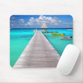 Jetty met boten in een tropische lagune muismat (Met muis)