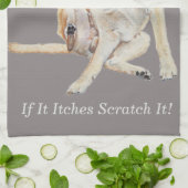 jeukende hond die schilderij krast met een grappig theedoek (Gevouwen)