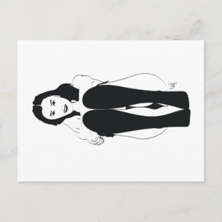 Jeune femme assise briefkaart