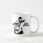 Jew Jitsu Coffee Mok | Joodse balie Mitzvah Gifts<br><div class="desc">Uitstekend cadeau voor uw aankomende Bar Mitzvah! Deze geweldige koffie mok bevat een zwart grafisch ontwerp en zwarte tekst,  ziet er het beste uit op een lichte achtergrondkleur. Jood grappige humor joden "ju jitsu" "jood jitsu" hilarisch joods hebreeuws</div>