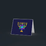 Jewish Candlesticks Kaart<br><div class="desc">Traditionele joodse kandelaars symboliseren de Hebreeuwse Joodse Ster en het Licht.  Als je op zoek bent naar Joodse cadeautjes,  cadeauideeën voor Bas en Bar Mitzvah,  bruiloften of joodse feestdagen zoals Hanukkah en Passover,  bezoek dan onze wenskaarten,  baby en verjaardagsgeschenken en cadeaus.</div>