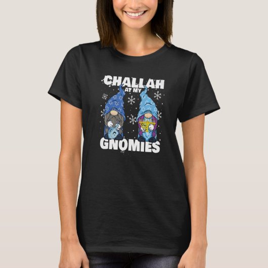 Jewish Hanukkah Menorah Dreidel Gnome Challah bij T-shirt (Voorkant)