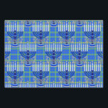 Jewish-Menorah-Pset-Lt-Blue Inpakpapier Vel<br><div class="desc">Van mijn nieuwe joodse Collectie die nu winkels binnenkomt.. MENORAH PLAID LT BLUE. Een groot zilveren en blauw gedetailleerd ontwerp van negen tak op een overal vormgegeven patroon op de achtergrond. Alle kaarsen lijken aangestoken. Het vlakpatroon is groen, goud en blauw. Je krijgt 3 vellen cadeau inpakbladen. Een met de...</div>