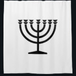 Jewish Menorah (symbool van het jodendom) Douchegordijn<br><div class="desc">Dit ontwerp is een illustratie van een menorah die door joodse mensen wordt gebruikt om de achtdaagse vakantie van de Hanukkah te vieren. De menorah is een negen-vertakt candelabrum dat tijdens de Hanukkah wordt aangestoken. Acht van de negen takken hebben licht (kaarsen of olielampen) dat de acht nachten van de...</div>