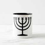 Jewish Menorah (symbool van het jodendom) Tweekleurige Koffiemok<br><div class="desc">Dit ontwerp is een illustratie van een menorah die door joodse mensen wordt gebruikt om de achtdaagse vakantie van de Hanukkah te vieren. De menorah is een negen-vertakt candelabrum dat tijdens de Hanukkah wordt aangestoken. Acht van de negen takken hebben licht (kaarsen of olielampen) dat de acht nachten van de...</div>