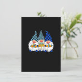 Jewish Menorah Three Gnomes Happy Chanukah Gnome H Kaart (Staand voorkant)
