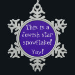 Jewish Star Snowflake Tin Sneeuwvlok Ornament<br><div class="desc">Als ik een zespuntige sneeuwvlok zie, ben ik altijd genaaid dat iemand een Joods symbool maakte zonder het te realiseren, vooral als het een combinatie is van blauw en wit of zilver, net als dit!</div>