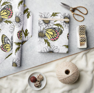 Jezebel vlinders en daisy bloemen op wit cadeaupapier