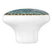 Jezus hangt van een Christelijk kruisbeeld. Keramische Knop (Zijkant)