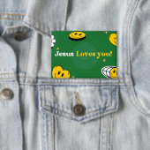 "Jezus houdt van je" Groene Smiley voor Jeugdbodes Button (Insitu)